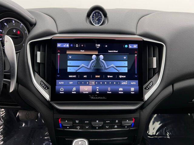 2022 Maserati Ghibli Modena Q4