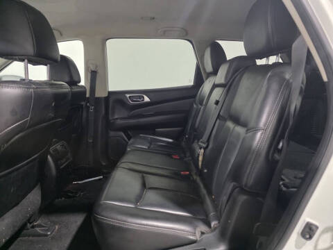 2017 Nissan Pathfinder SL