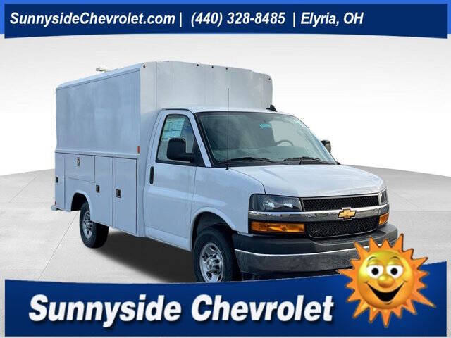 2026 Chevrolet Express Base's photo