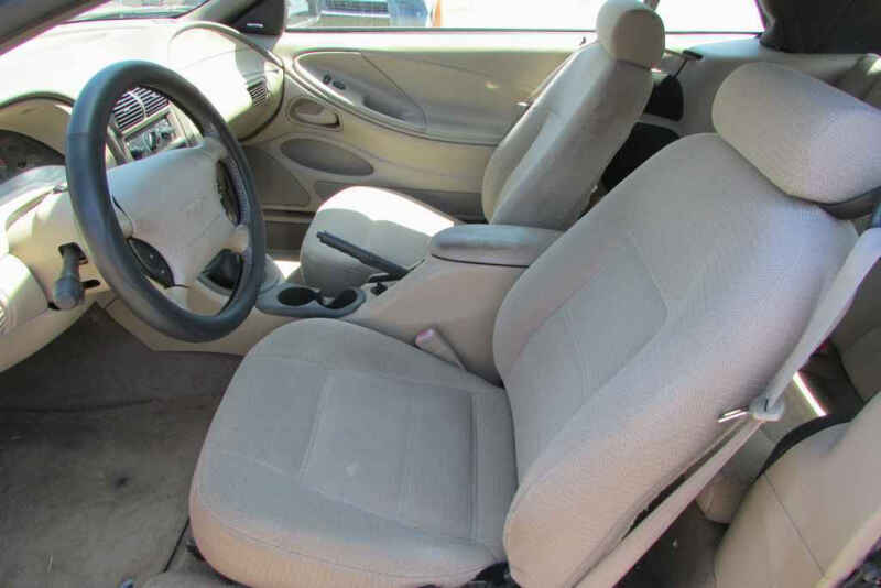 2000 Ford Mustang