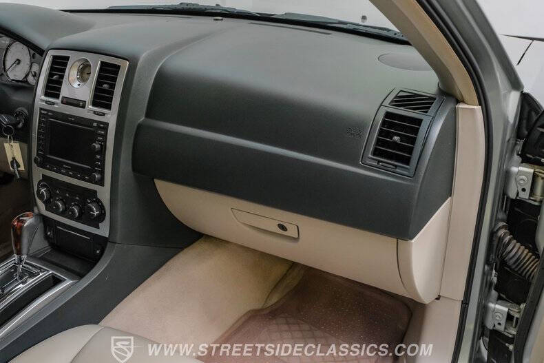 2005 Chrysler 300 C