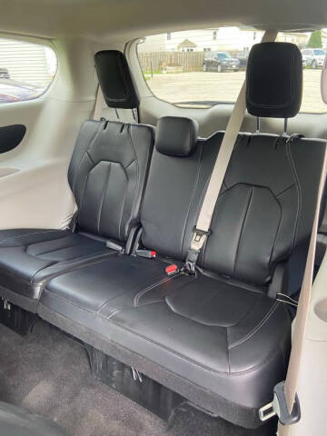 2022 Chrysler Pacifica Hybrid Touring L