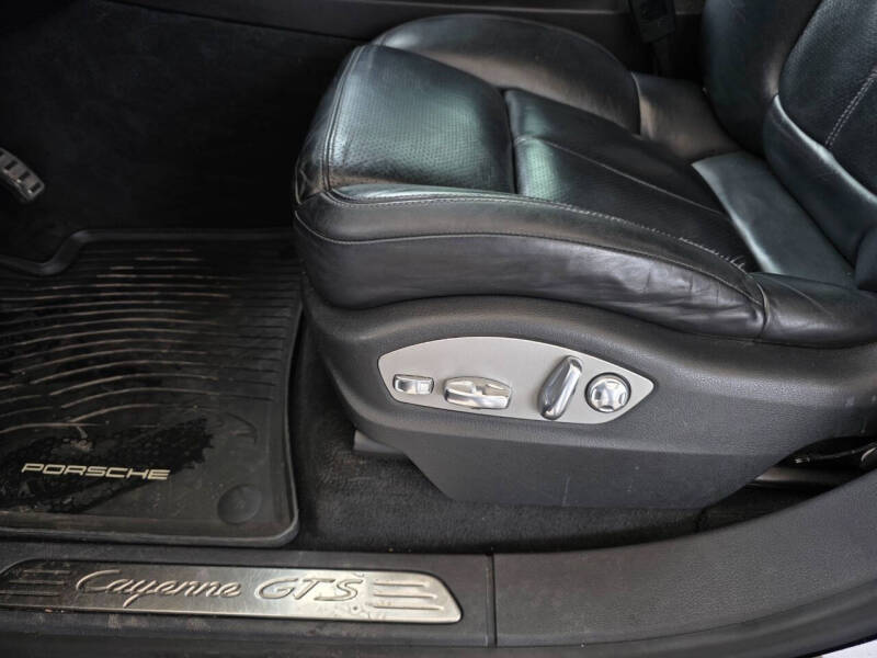 2014 Porsche Cayenne GTS