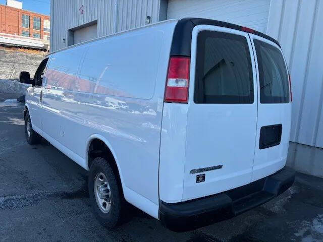 2021 Chevrolet Express 2500