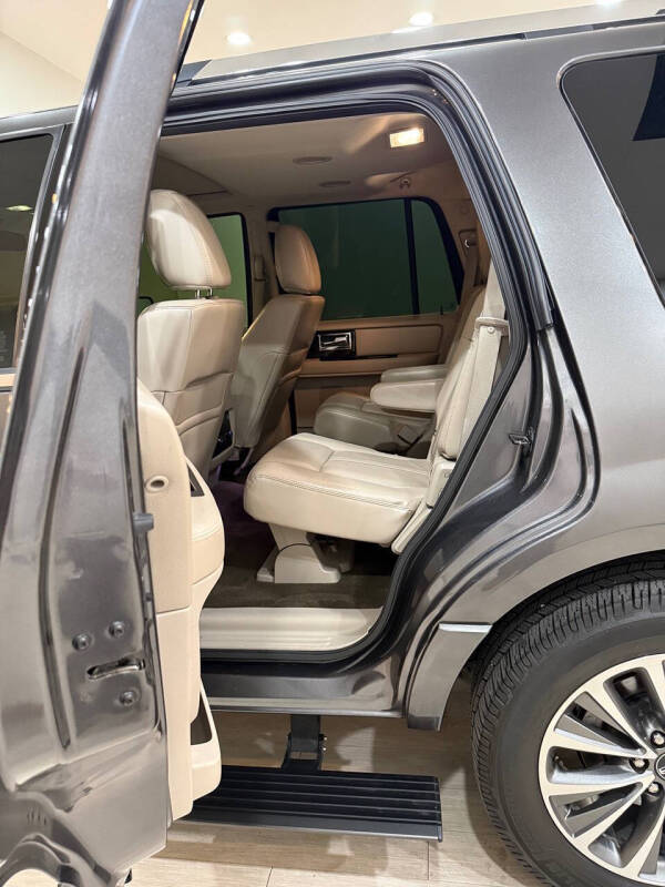 2017 Lincoln Navigator Select