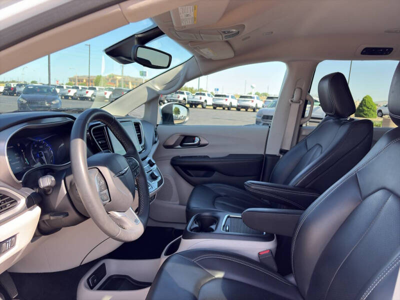 2023 Chrysler Pacifica Touring L