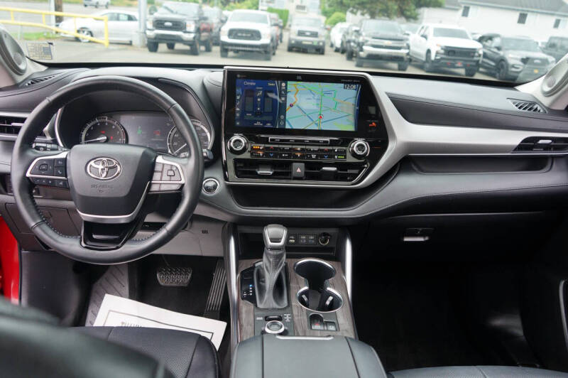 2022 Toyota Highlander Platinum