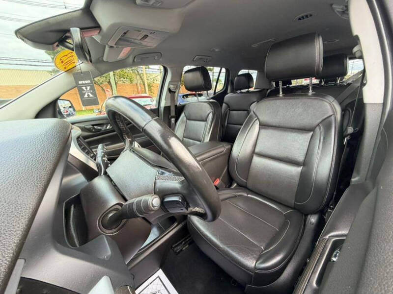 2023 GMC Acadia SLT