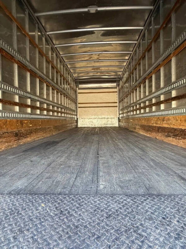 2018 Freightliner M2 106