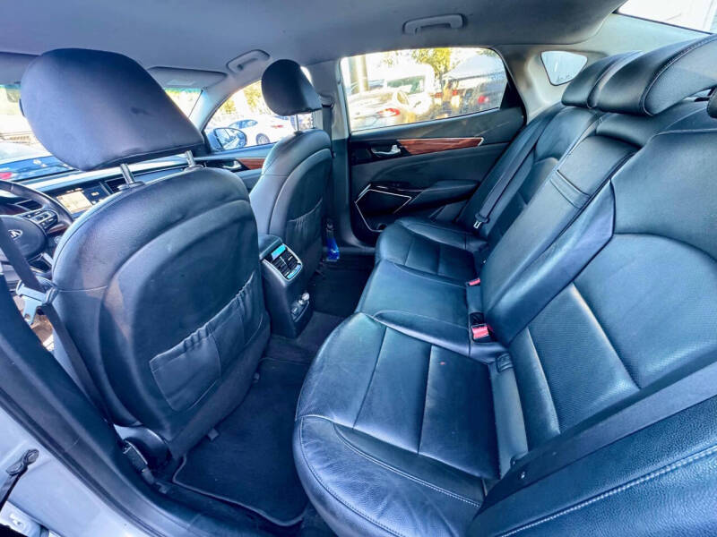 2017 Kia Cadenza Limited