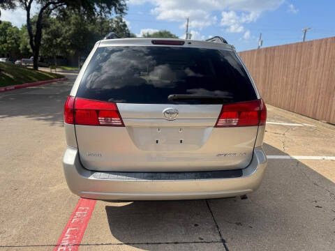 2005 Toyota Sienna LE 7 Passenger