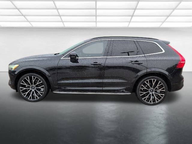 2022 Volvo XC60 B5 Momentum