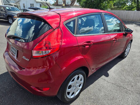 2013 Ford Fiesta SE