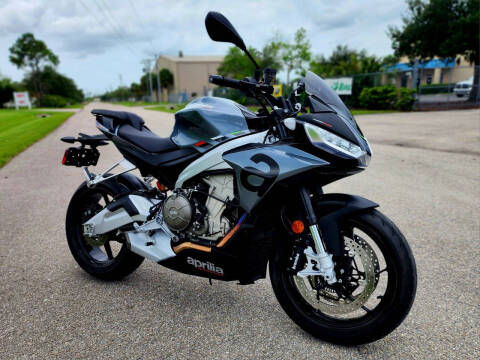 2023 Aprilia Tuono 660