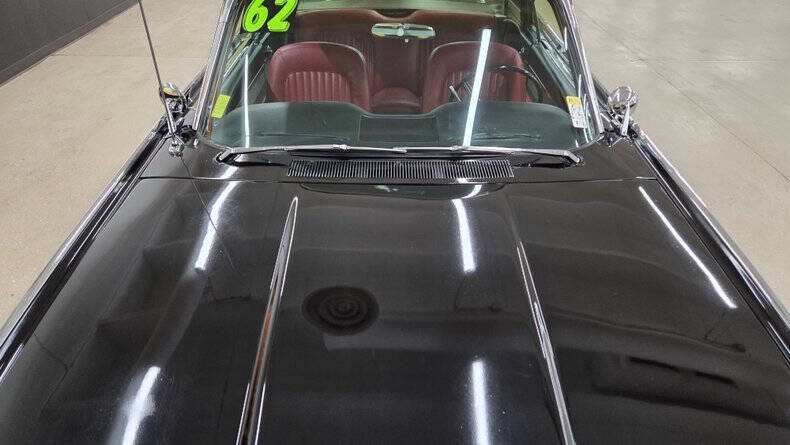 1962 Ford Thunderbird