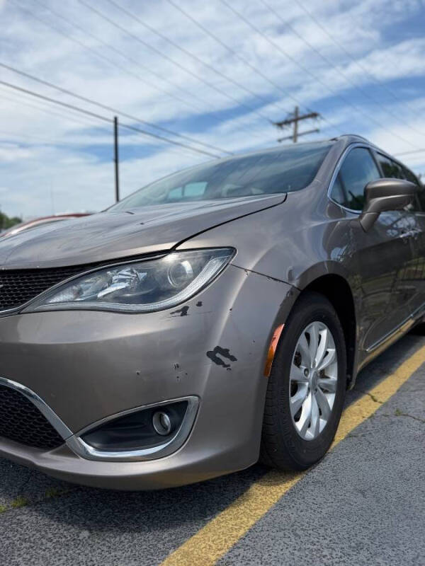 2017 Chrysler Pacifica Touring-L