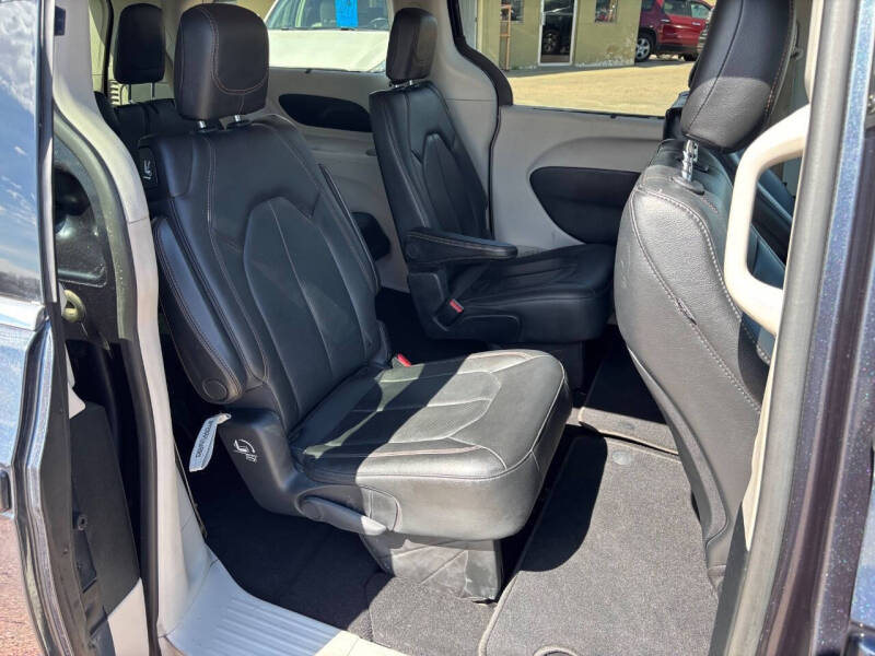 2020 Chrysler Pacifica Touring L