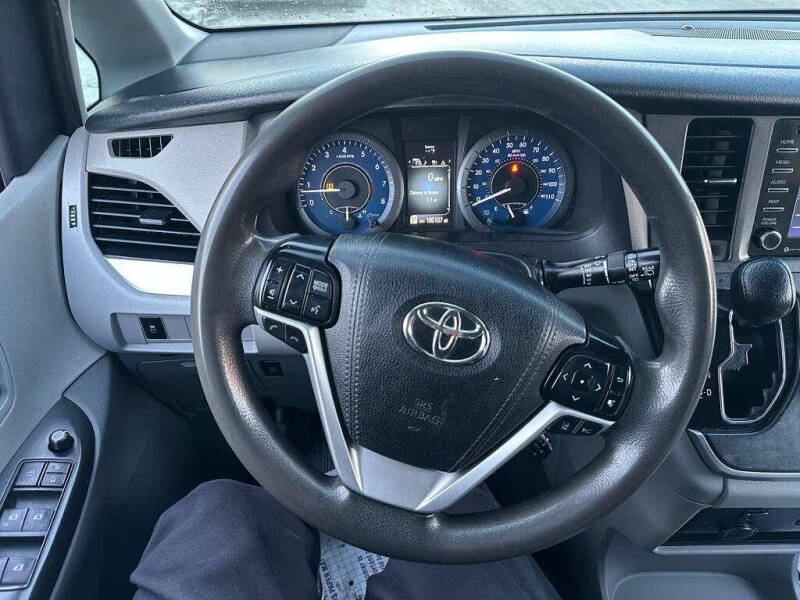 2020 Toyota Sienna LE 7-Passenger