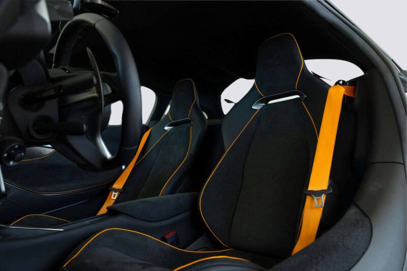 2024 McLaren Artura