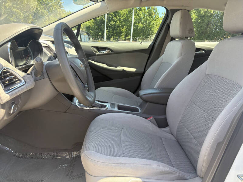 2018 Chevrolet Cruze LS Auto