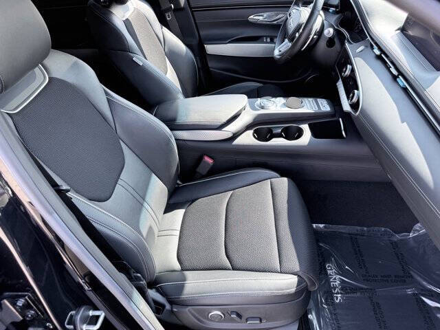 2022 Genesis GV70 2.5T Standard