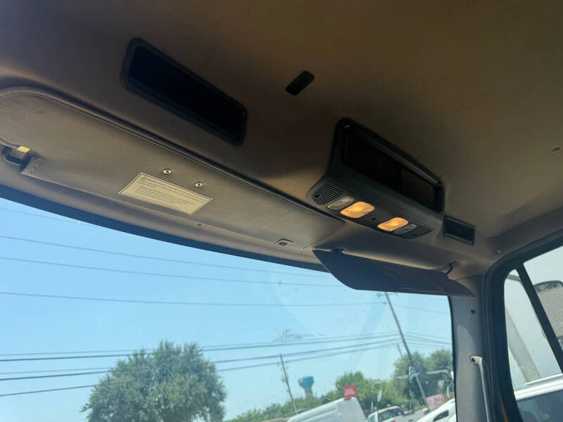 2020 Freightliner M2 106