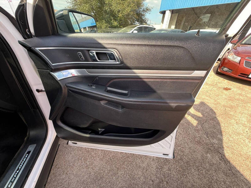 2016 Ford Explorer Sport
