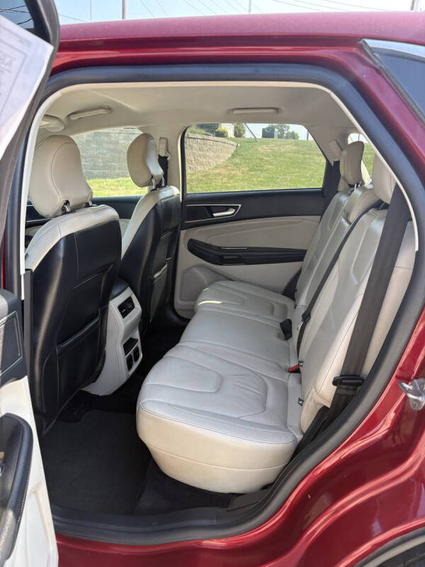 2017 Ford Edge Titanium