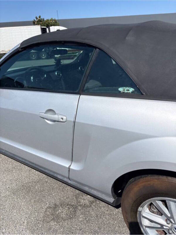 2006 Ford Mustang V6 Standard