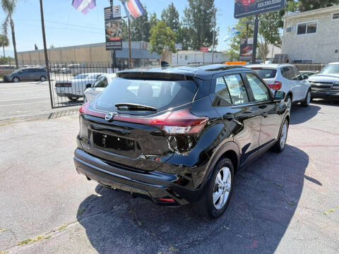 2021 Nissan Kicks S