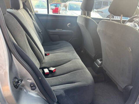 2011 Nissan Versa 1.8 S