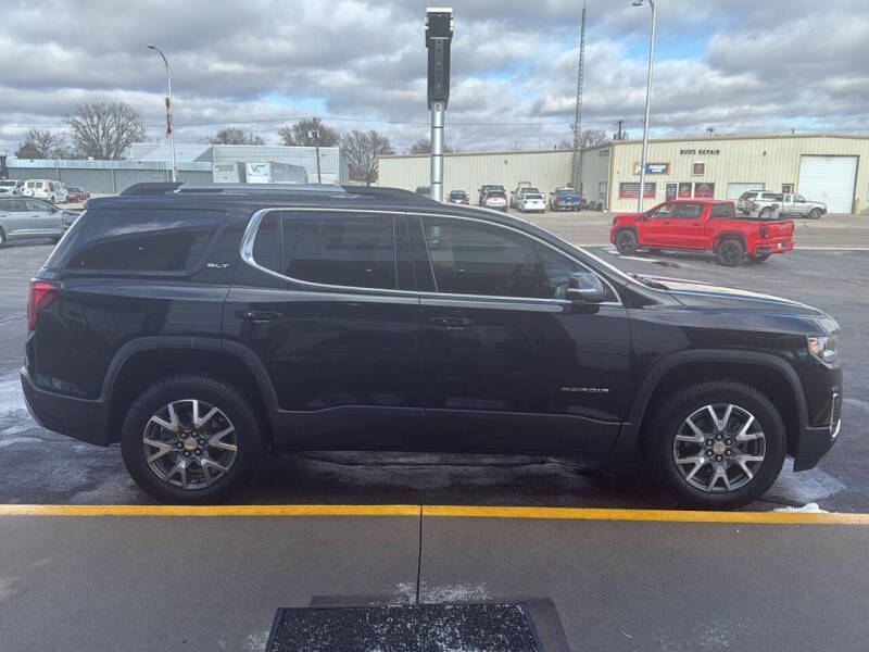2023 GMC Acadia SLT