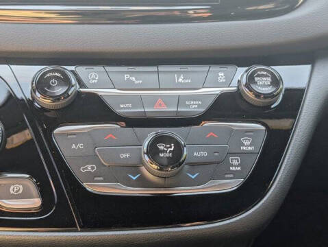 2026 Chrysler Voyager LX