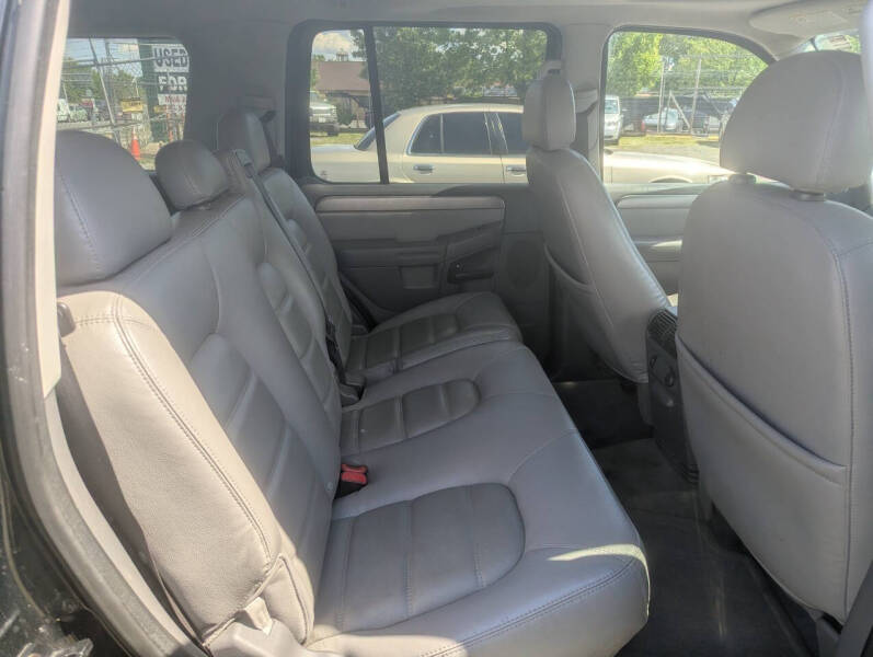2004 Ford Explorer XLT