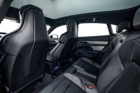 2024 Porsche Taycan GTS Sport Turismo