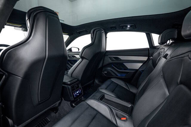 2024 Porsche Taycan GTS Sport Turismo