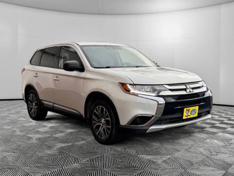 2017 Mitsubishi Outlander ES