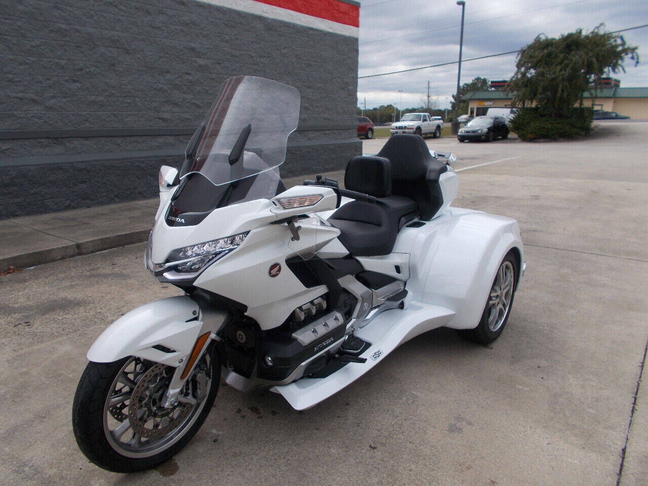 Honda goldwing deals trike automatic