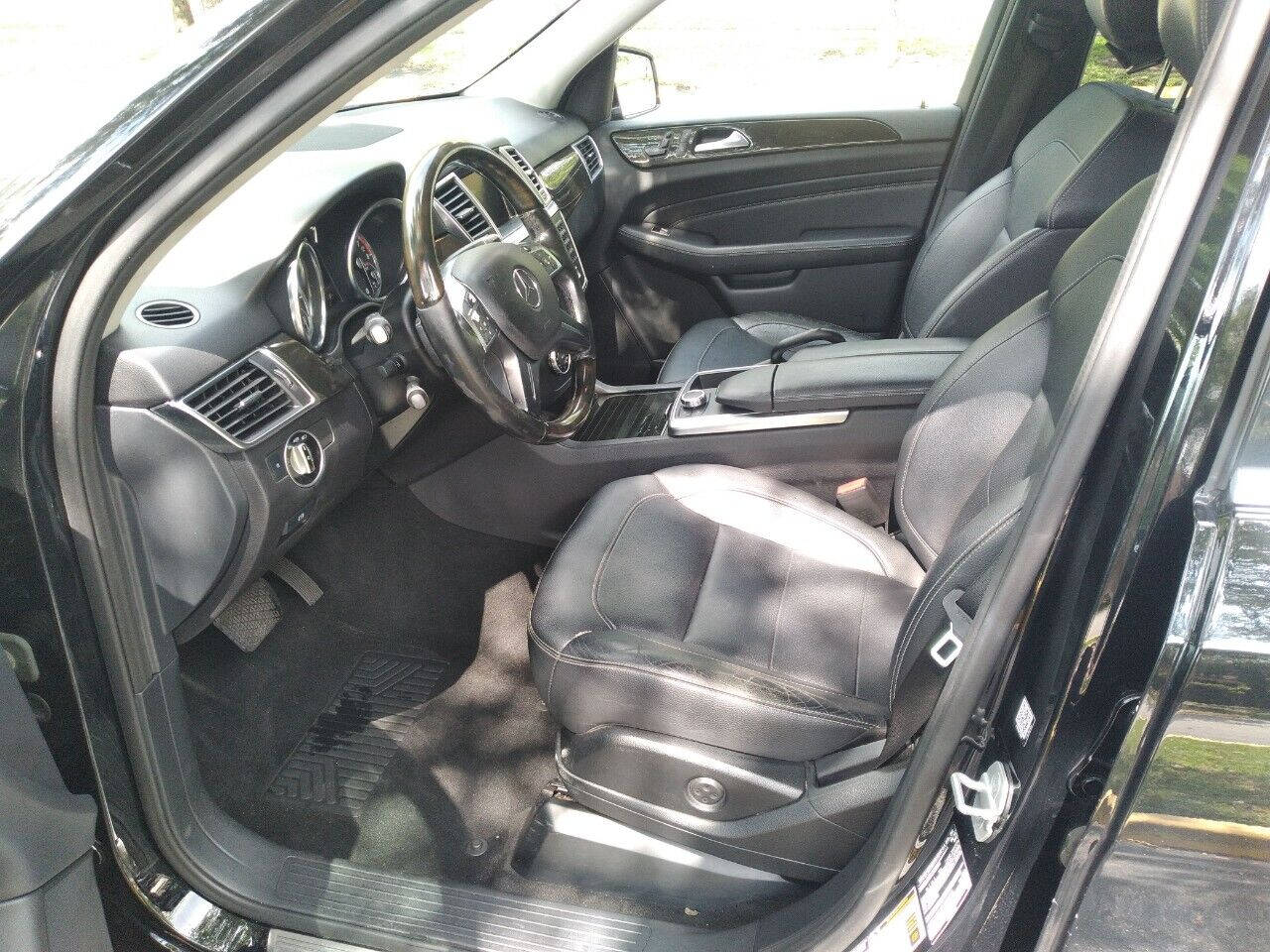 2015 Mercedes-Benz ML-Class SUV / Crossover - $15,999