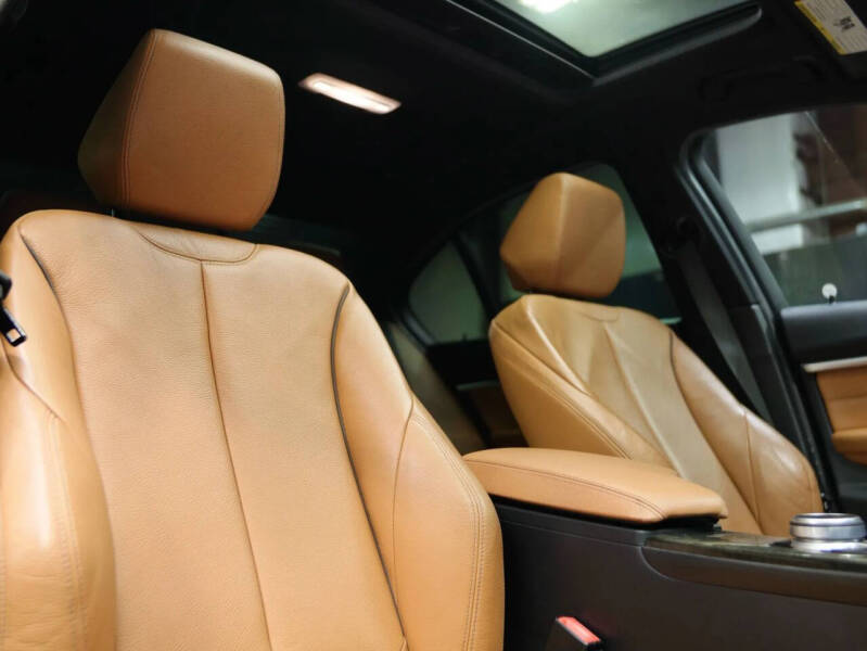 2018 BMW 3 Series 330i xDrive