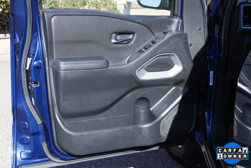 2022 Nissan Frontier SV