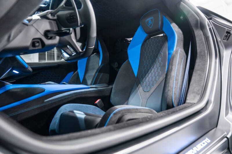 2025 Lamborghini Revuelto