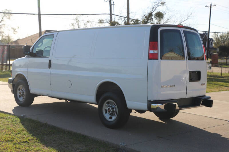 2024 GMC Savana 2500