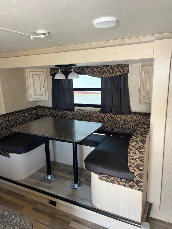 2017 Winnebago Minnie