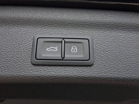 2025 Audi Q3 quattro S line Prem Plus 45 TFSI