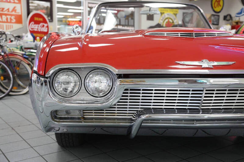 1961 Ford Thunderbird