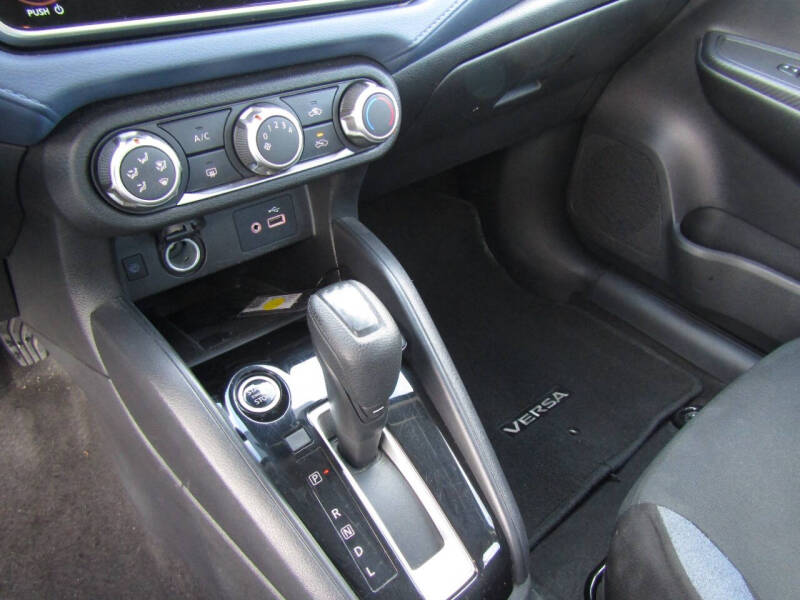 2023 Nissan Versa SV