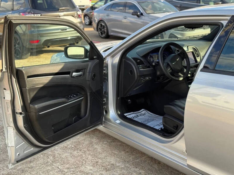 2023 Chrysler 300 S V6