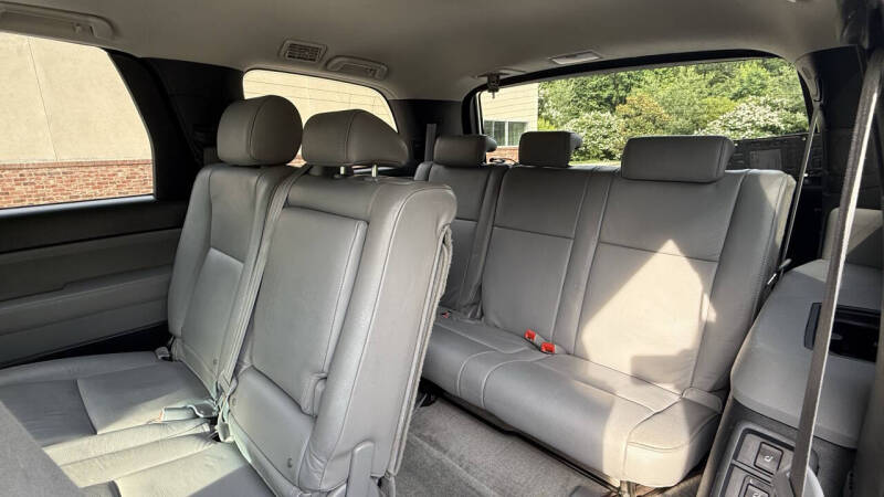 2008 Toyota Sequoia SR5