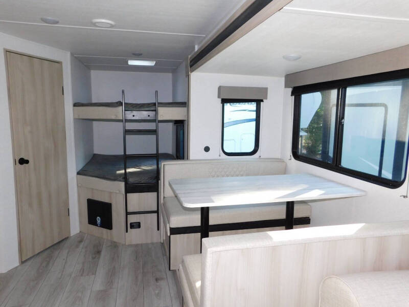 2024 Della Terra 255 BHLE